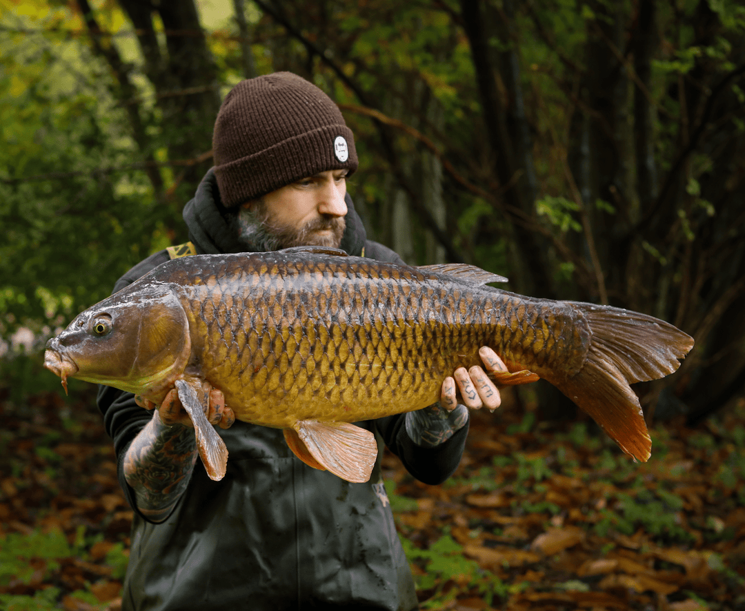 Carp Fishing in Colder Months: Mastering the Winter Chill - Jungle warfare clothing ™